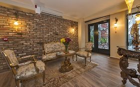 Corner Garden Hotel